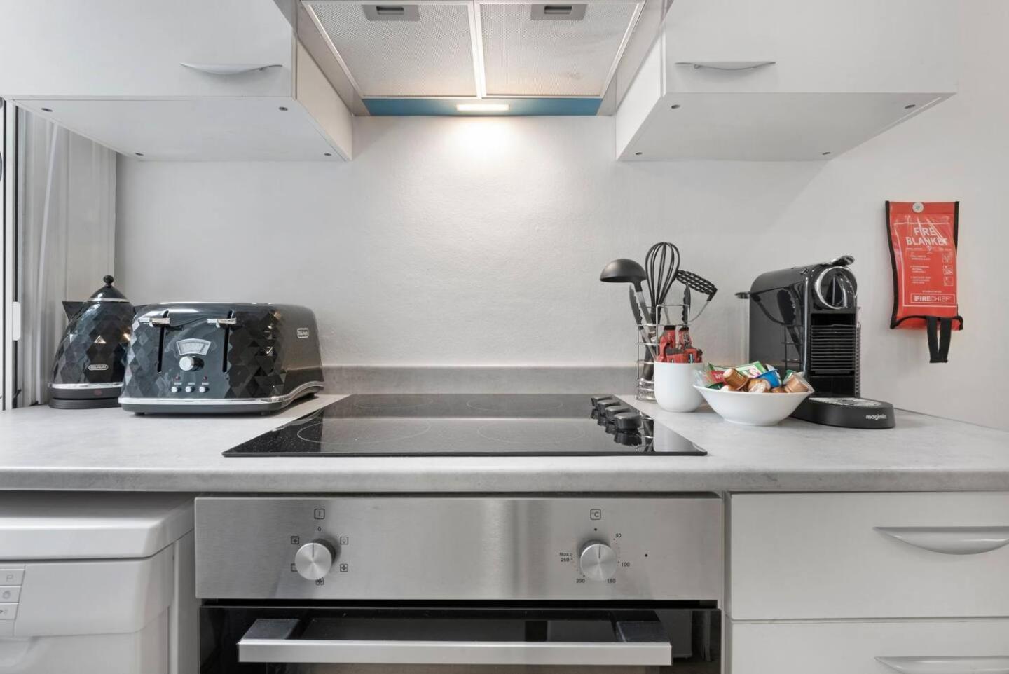 2 Bed Piccadilly Apartment 3 Лондон Экстерьер фото
