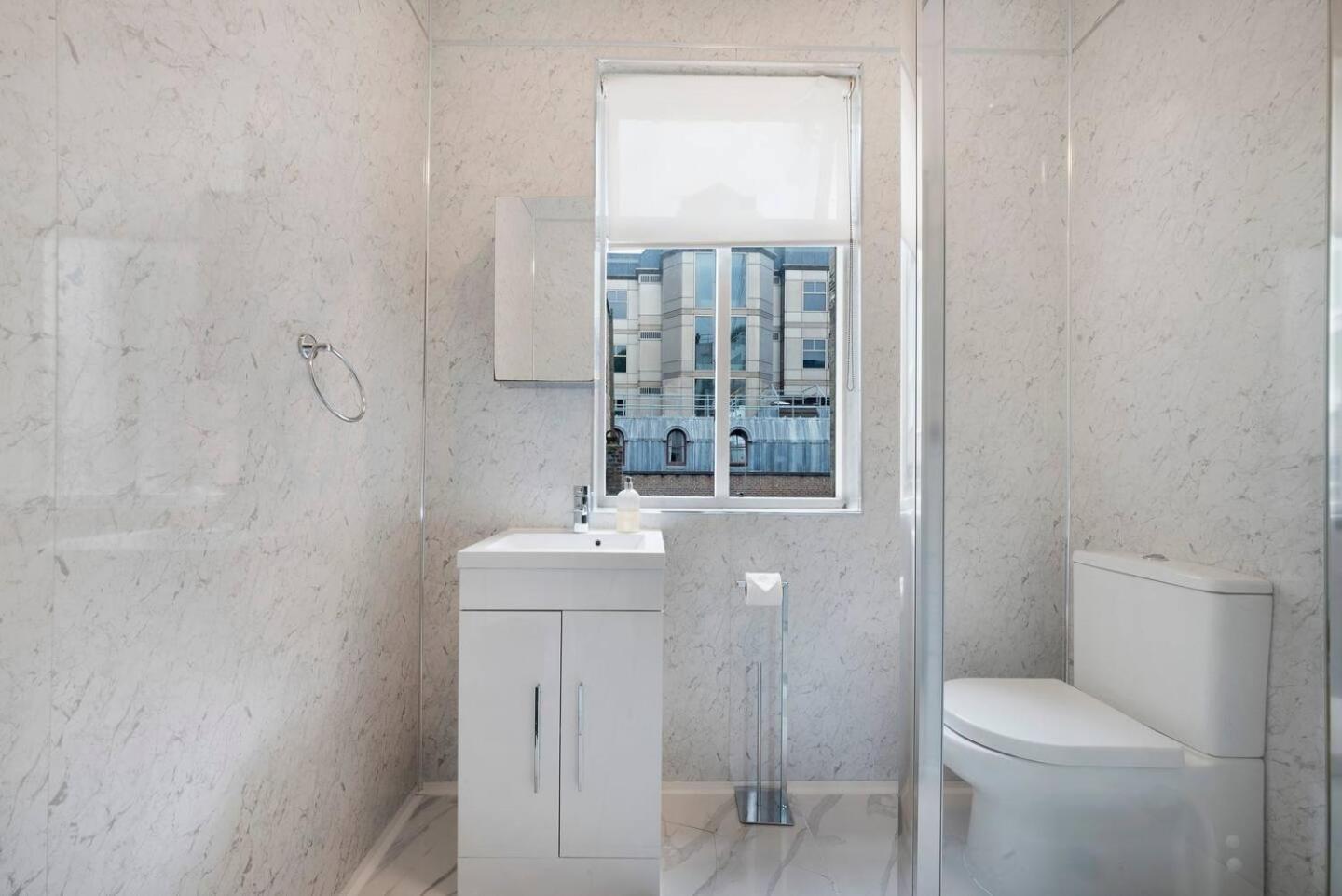 2 Bed Piccadilly Apartment 3 Лондон Экстерьер фото