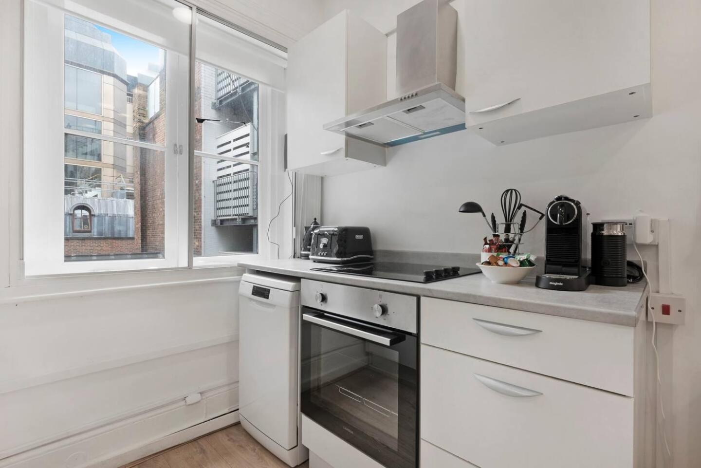 2 Bed Piccadilly Apartment 3 Лондон Экстерьер фото